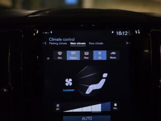 Volvo XC60 AWD R-Design Harman 2.0 D5 173kW