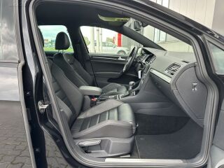 Volkswagen Golf R 4Motion 2.0 221kW