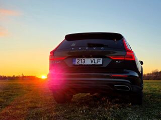 Volvo V60 Cross Country AWD Inscription B4 KERS 2.0 145kW
