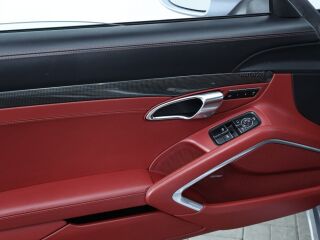 Porsche 911 Turbo S 3.8 412кВ