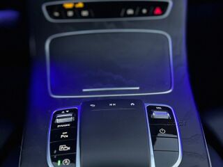 Mercedes-Benz E 220 2.0 143kW