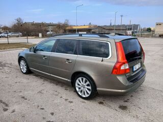 Volvo V70 Momentum 2.0 D3 120кВ