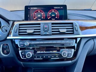 BMW 330 Sport Line xDrive 2.0 R4 185kW