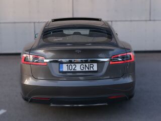 Tesla Model S 85 D 158kW