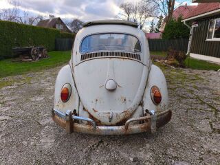 Volkswagen Beetle sunroof
