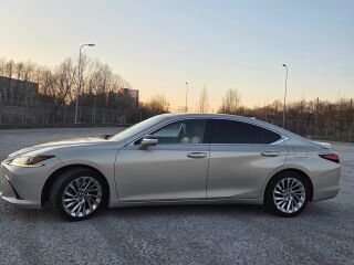 Lexus ES 300h Luxury Line Mark Levinson 2.5 131kW