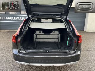 Volvo V90 Cross Country Intelli Safe Pro Luxury AWD MY22 2.0 B5 KERS MILD Kerghübriid 183kW