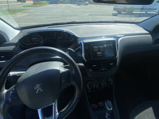 Peugeot 208 1.2 81кВ