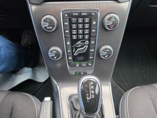 Volvo V40 Luxury Passion Red Solid 2.0 D3 110kW