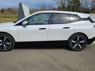 BMW iX xDrive 40 Sportpakett 240кВ