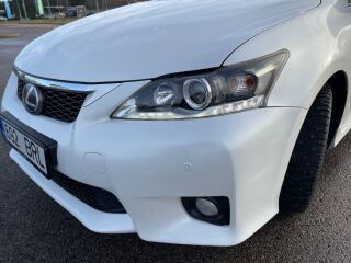 Lexus CT 200h F-sport 1.8 73кВ