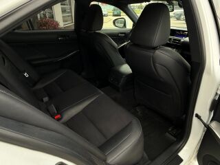 Lexus IS 300h F-Sport 2.5 133kW