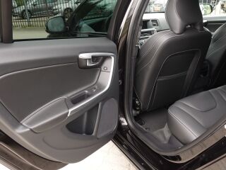 Volvo V60 MOMENTUM 2.0 R4 140kW