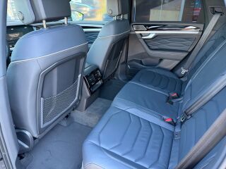 Volkswagen Touareg R-Line Final Edition Black Style 3.0 V6 TDI 210кВ