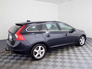 Volvo V60 Summum ATM 2.0 D5 120kW