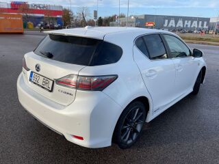 Lexus CT 200h F-sport 1.8 73kW
