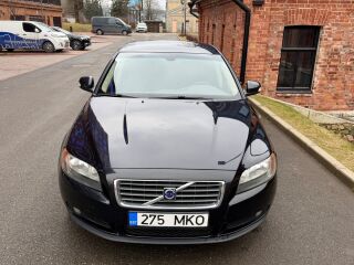 Volvo S80 Momentum 2.4 D5 136кВ