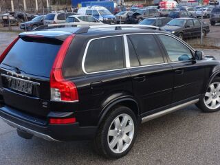 Volvo XC90 Momentum AWD Facelift EU5 2.4 TDI D5 147kW