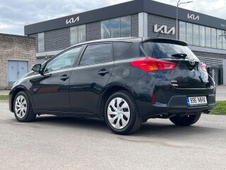 Toyota Auris 1.6 R4 97kW