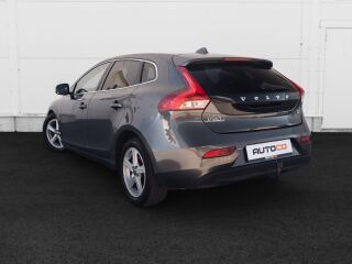Volvo V40 Momentum 1.6 R4 D2 84кВ