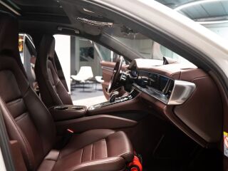 Porsche Panamera Turbo 4.0 V8 463кВ