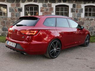 SEAT Leon Cupra 2.0 R4 221kW