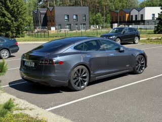Tesla Model S Dual Motor AWD 386кВ 177kW