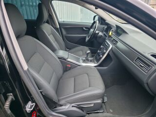 Volvo V70 Momentum Black Solid 2.0 88kW