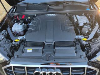 Audi Q7 s line 3.0 170кВ