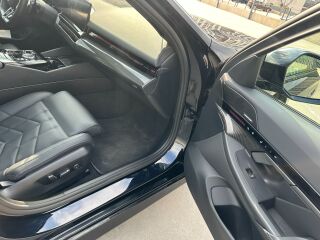 BMW 520 M-Sport Pro IconicGlow +Pano 2.0 140kW