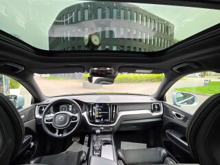 Volvo XC60 AWD R-Design Harman 2.0 D5 173kW