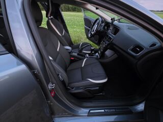 Volvo V40 2.0 110kW