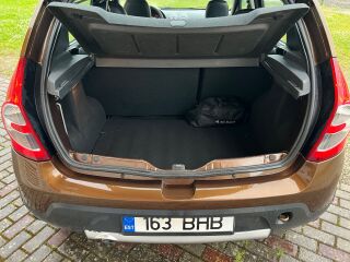 Dacia Sandero Stepway Laureate 1.6 62кВ