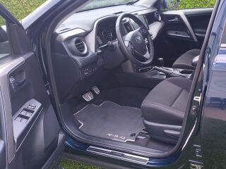 Toyota RAV4 Luxury Plus 2.5 114кВ