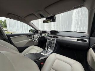 Volvo V70 Facelift Momentum 2.0 R5 D3 120kW