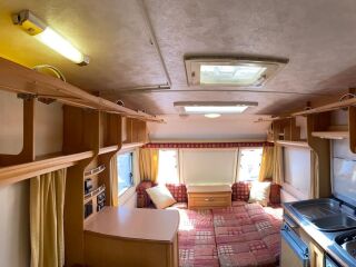Elddis Avante 556