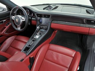 Porsche 911 Turbo S 3.8 412kW