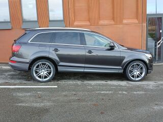 Audi Q7 Bj 2010 4.1 V8 48V 250кВ