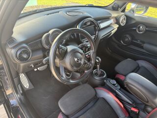 MINI Cooper S John Cooper Works 2.0 141кВ