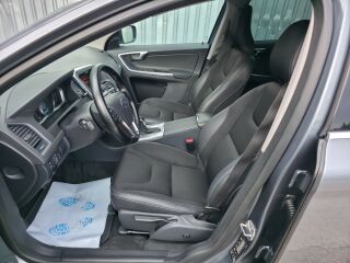 Volvo XC60 Momentum Osmium Grey Metallic 2.0 D4 140кВ