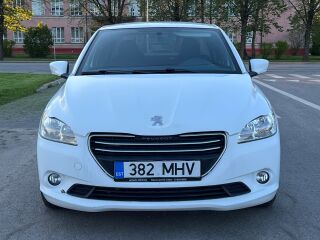 Peugeot 301 1.2 R3 53kW