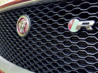 Jaguar F-Pace F-Pace R-Dynamic 2.0 132kW