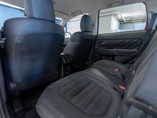 Mitsubishi Outlander Pistikhübriid   / elekter Petrol 99kW