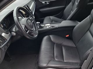 Volvo V90 Momentum PRO 2.0 140кВ