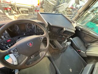 Scania G490 8x4*4 EURO6 + BOX VIBRATOR 360kW