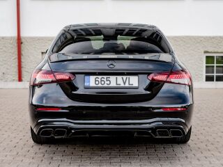 Mercedes-Benz E 220 AMG Line Black Edition 2.0 143kW