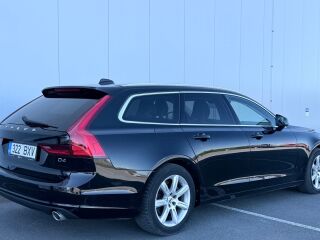 Volvo V90 D4 Momentum 2.0 140kW