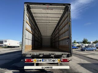 Schmitz Semitrailer Curtainsider Standard