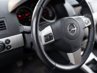 Opel Astra Elegance Facelift 1.6 85кВ