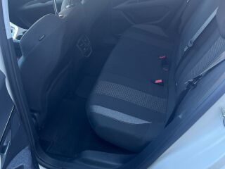 Peugeot 3008 Active PureTech 130 AT8 1.2 96kW